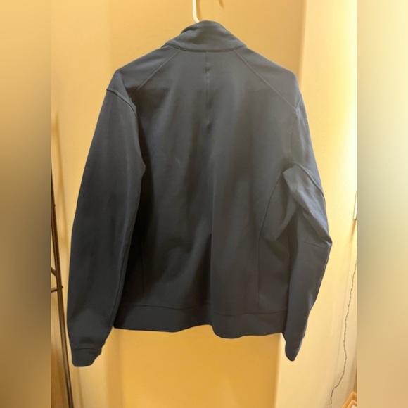 Lululemon Sojourn Jacket - Picture 5 of 11